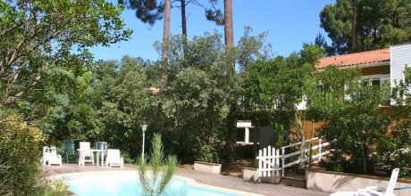 G0261 Pleasant house with a spacious pool area and terrace, very calm