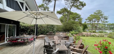 G0242 Wonderful lake property with amazing lake view and a modern house