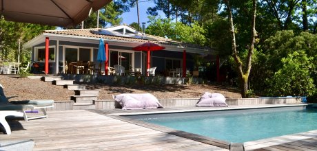 G0267 Sehr ansprechendes Poolhaus mit herrlichem Terrassenbereich