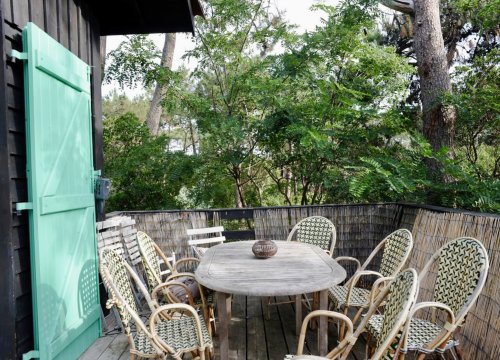 terrasse et chaise bistrot