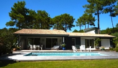 G0269 Komfortables Ferienhaus mit großem Pool in ruhiger Lage